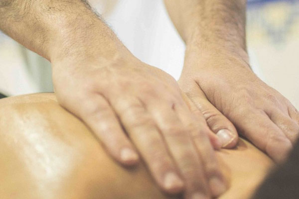 На сеансе массажа мальчик подвергся развратным действиям педофила На сеансе массажа мальчик подвергся развратным действиям педофила