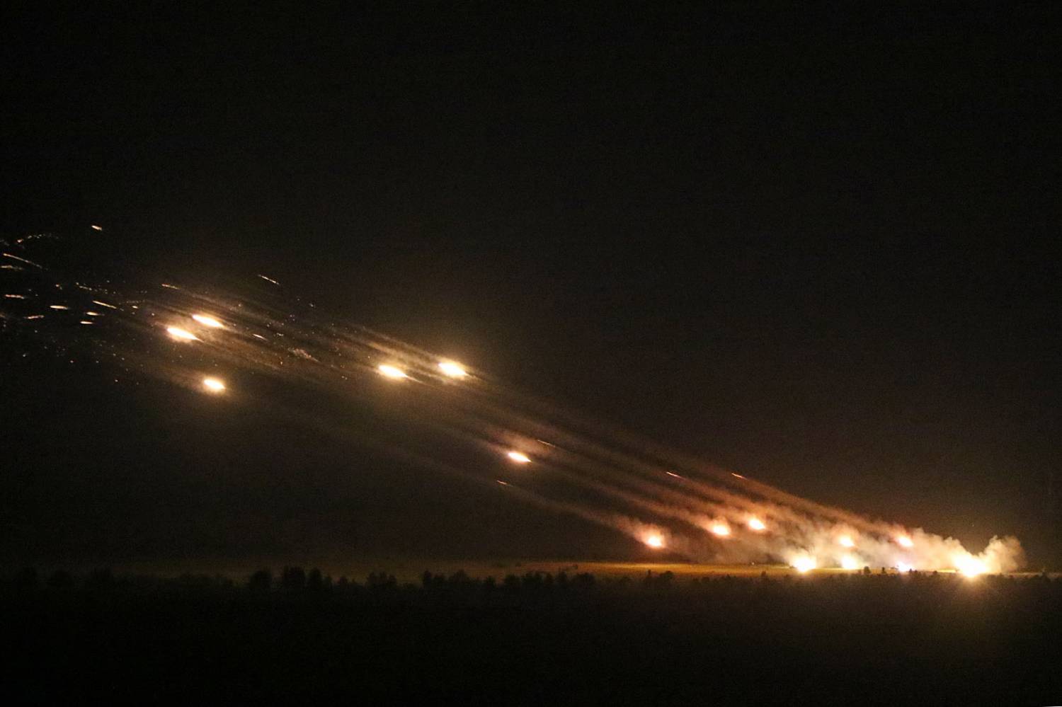 Офицеры египетского спецназа заинтересовались новыми комплексами разведки, управления и связи «Стрелец» Офицеры египетского спецназа заинтересовались новыми комплексами разведки, управления и связи «Стрелец»