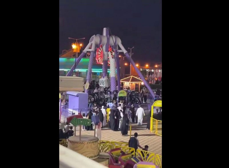 Аттракцион обрушился в парке развлечений Саудовской Аравии, что привело к травмам более 20 человек | Аттракцион с людьми развалился пополам в Саудовской Аравии Аттракцион обрушился в парке развлечений Саудовской Аравии, что привело к травмам более 20 человек | Аттракцион с людьми развалился пополам в Саудовской Аравии