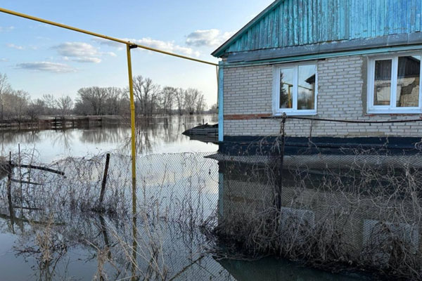 Мэр Орска: мошенники обещают по 5 тыс. рублей пострадавшим от наводнения | Мэр Орска сообщил о мошенниках, обещающих выплаты от его имени Мэр Орска: мошенники обещают по 5 тыс. рублей пострадавшим от наводнения | Мэр Орска сообщил о мошенниках, обещающих выплаты от его имени