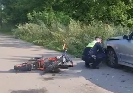 Под Курском подросток погиб на питбайке после жесткого столкновения с KIA | В Курском районе подросток погиб в ДТП с автомобилем Под Курском подросток погиб на питбайке после жесткого столкновения с KIA | В Курском районе подросток погиб в ДТП с автомобилем