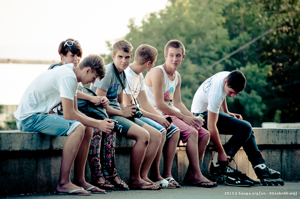 Российские подростки не интересуются политикой и одобряют власть. Сомнительные итоги опроса