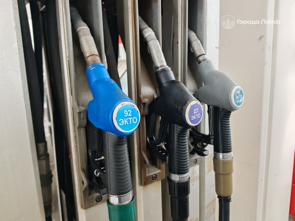 Россия рассматривает запрет экспорта бензина из-за роста оптовых цен | В РФ могут ограничить экспорт бензина на фоне роста цен