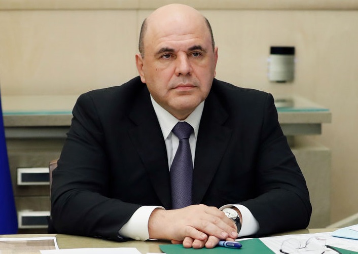 Мишустин поручил поднять оклады военных и силовиков на 3%