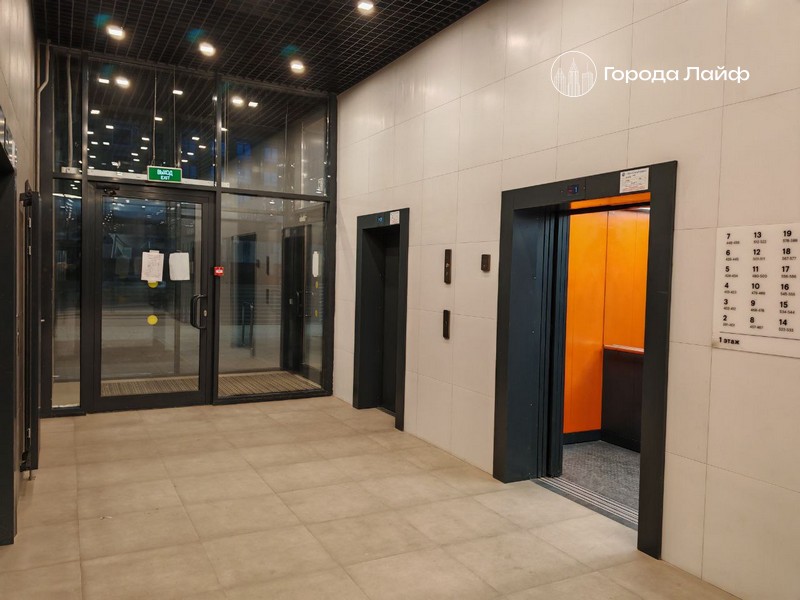 В московской многоэтажке грузовой лифт упал в шахту с пассажирами | В Москве грузовой лифт рухнул в шахту с людьми внутри В московской многоэтажке грузовой лифт упал в шахту с пассажирами | В Москве грузовой лифт рухнул в шахту с людьми внутри