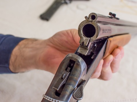 Москвич, открывший стрельбу по прохожим, умер от ранения в больнице