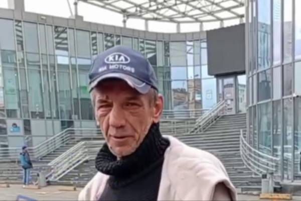 Во Владивостоке переодетый в женщину мужчина ходил по улице и искал «госпожу» | Переодетый в женское бельё мужчина искал «госпожу» во Владивостоке Во Владивостоке переодетый в женщину мужчина ходил по улице и искал «госпожу» | Переодетый в женское бельё мужчина искал «госпожу» во Владивостоке