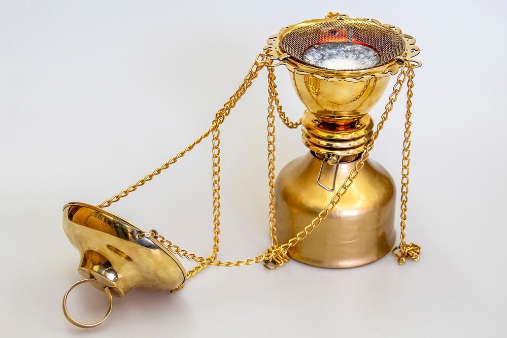 Сибирские учёные изобрели долговечное церковное кадило Сибирские учёные изобрели долговечное церковное кадило