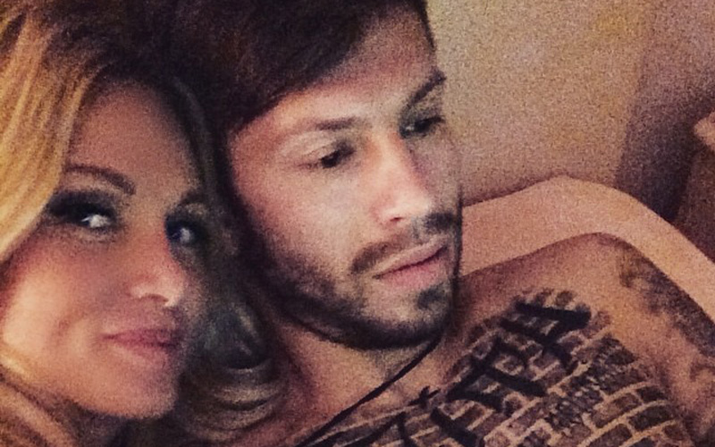 «Расстояние стерлось до нуля...» Пользователи соцсетей обсуждают откровенные фото Лопыревой и Смолова «Расстояние стерлось до нуля...» Пользователи соцсетей обсуждают откровенные фото Лопыревой и Смолова