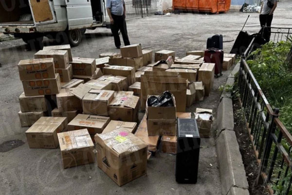 Около офиса Пригожина в Петербурге нашли машину с четырьмя миллиардами рублей Около офиса Пригожина в Петербурге нашли машину с четырьмя миллиардами рублей