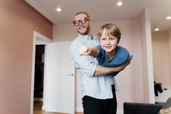 Папы в декрете: Почему мужчины активно берут отпуск по уходу за детьми? | Психолог Мозолин объяснил, нормально ли отцам уходить в декрет Папы в декрете: Почему мужчины активно берут отпуск по уходу за детьми? | Психолог Мозолин объяснил, нормально ли отцам уходить в декрет