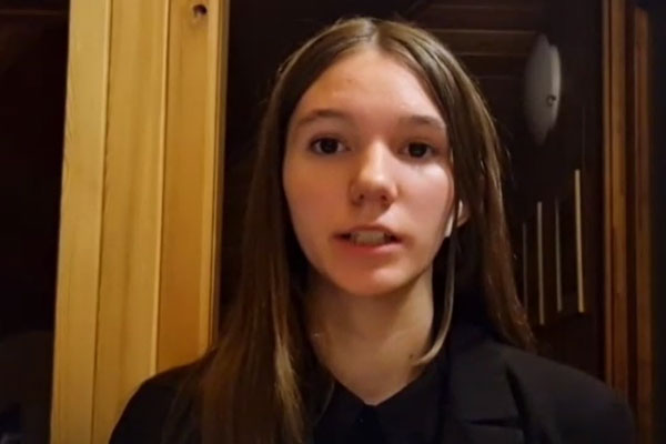 Соцсети рассказали о школьнице из Москвы, переводящей мангу на татарский язык Соцсети рассказали о школьнице из Москвы, переводящей мангу на татарский язык