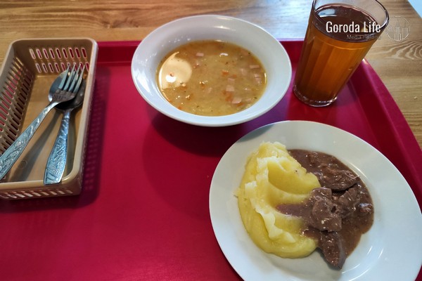 В Подмосковье 34 рабочих отравились некачественным обедом