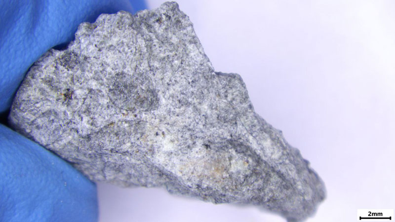 Учёные нашли метеорит, пролетевший над Москвой и Тверской областью | Российские учёные нашли метеорит, упавший после яркого болида Учёные нашли метеорит, пролетевший над Москвой и Тверской областью | Российские учёные нашли метеорит, упавший после яркого болида