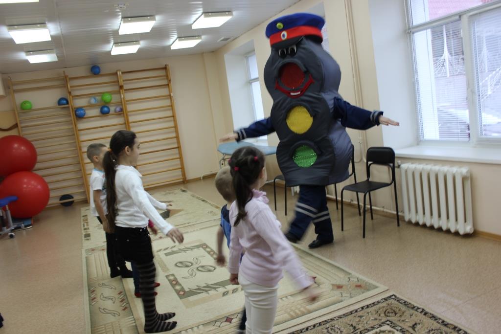 Врачи и сотрудники ОГИБДД: на благо детей Врачи и сотрудники ОГИБДД: на благо детей