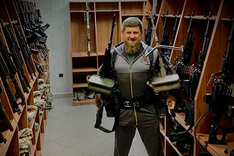 В Кремле прокомментировали фото Кадырова с оружием В Кремле прокомментировали фото Кадырова с оружием
