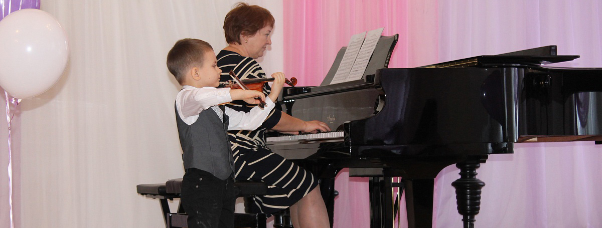 В Архангельской области назвали имена лучших преподавателей и воспитанников детских школ искусств 2015 года