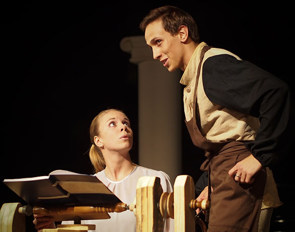 Мир и война главами женщин в спектакле Дома актера на Арбате Мир и война главами женщин в спектакле Дома актера на Арбате