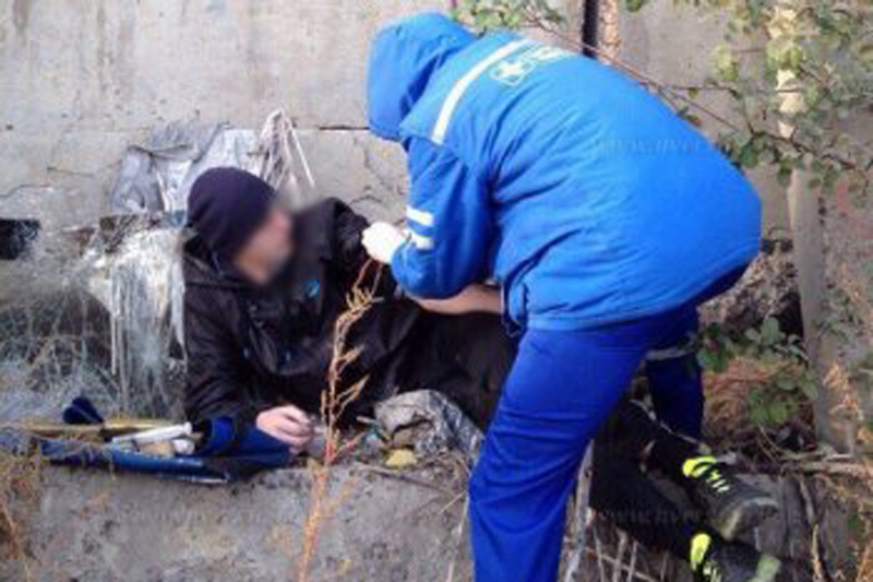 В Саратове юноша упал с высоты, пытаясь сделать селфи В Саратове юноша упал с высоты, пытаясь сделать селфи