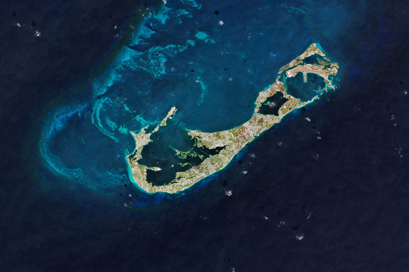 Ученые нашли под Бермудскими островами аномалию без аналогов в геологии | Под Бермудскими островами обнаружили необычную структуру земной коры Ученые нашли под Бермудскими островами аномалию без аналогов в геологии | Под Бермудскими островами обнаружили необычную структуру земной коры