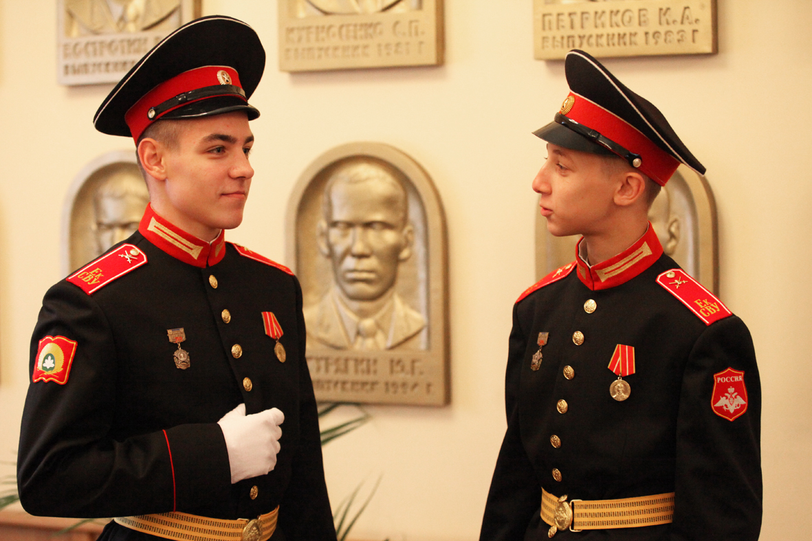 В День знаний командующий войсками ЦВО напутствовал воспитанников Екатеринбургского суворовского училища В День знаний командующий войсками ЦВО напутствовал воспитанников Екатеринбургского суворовского училища