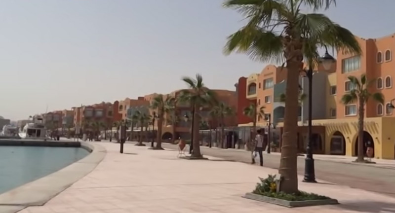 В Египте врачи зашили маленькой россиянке в живот салфетки