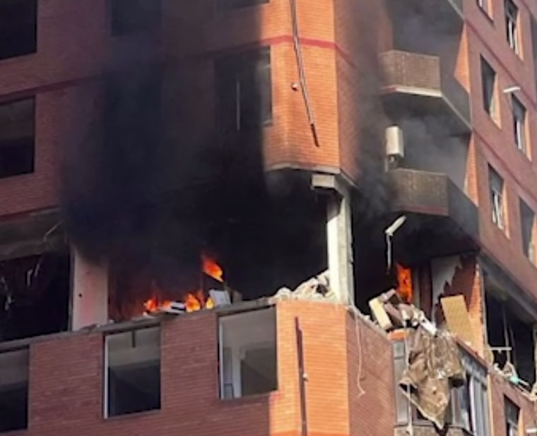 В Махачкале прогремел взрыв в жилой многоэтажке | В Махачкале произошел взрыв в многоэтажке В Махачкале прогремел взрыв в жилой многоэтажке | В Махачкале произошел взрыв в многоэтажке