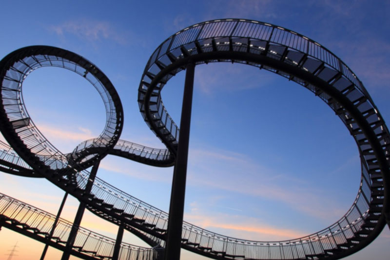 В Сочи аттракцион «Квантовый скачок» семь минут держал людей вертикально. Видео | На аттракционе-бумеранге в Сочи люди застряли вверх лицом на семь минут В Сочи аттракцион «Квантовый скачок» семь минут держал людей вертикально. Видео | На аттракционе-бумеранге в Сочи люди застряли вверх лицом на семь минут