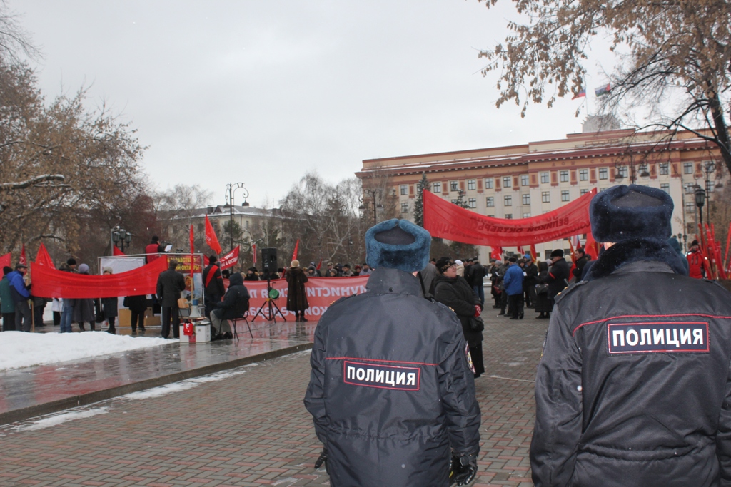 Сотрудники полиции обеспечили охрану общественного порядка в День воинской славы России Сотрудники полиции обеспечили охрану общественного порядка в День воинской славы России