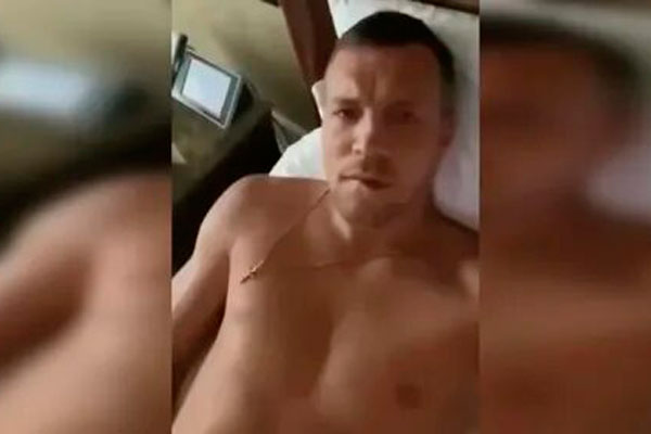 «Стараюсь, чтобы не быть тряпкой». Дзюба рассказал о «самом непростом матче» в карьере после публикации его интимного видео «Стараюсь, чтобы не быть тряпкой». Дзюба рассказал о «самом непростом матче» в карьере после публикации его интимного видео