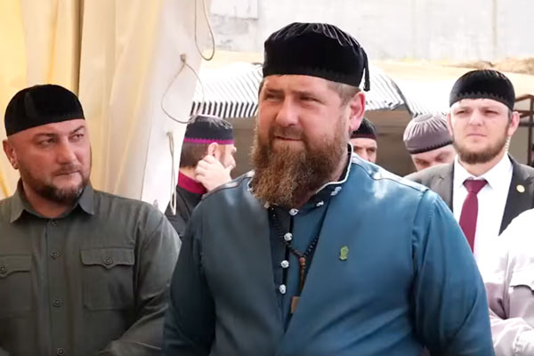 Кадыров намерен создать армию для защиты угнетенных народов от Запада Кадыров намерен создать армию для защиты угнетенных народов от Запада