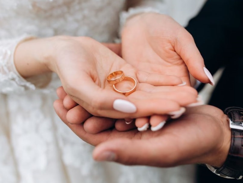 В Южной Корее россиянке не продали кольцо за 200 тысяч из-за паспорта РФ | Cartier в Сеуле отказался продавать кольцо россиянке из-за паспорта