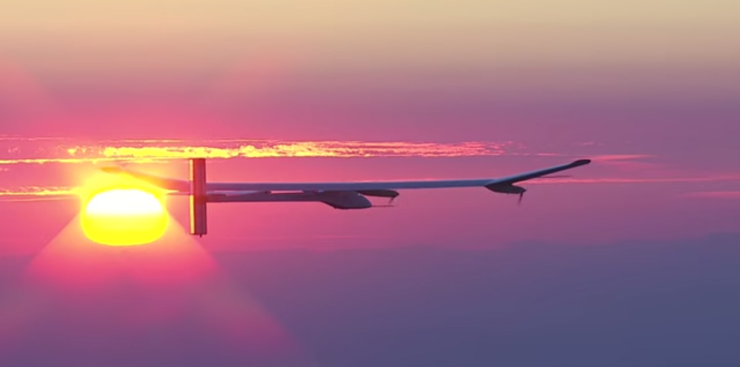 Самолет на солнечных батареях начал первый кругосветный перелет. ВИДЕО Самолет на солнечных батареях начал первый кругосветный перелет. ВИДЕО