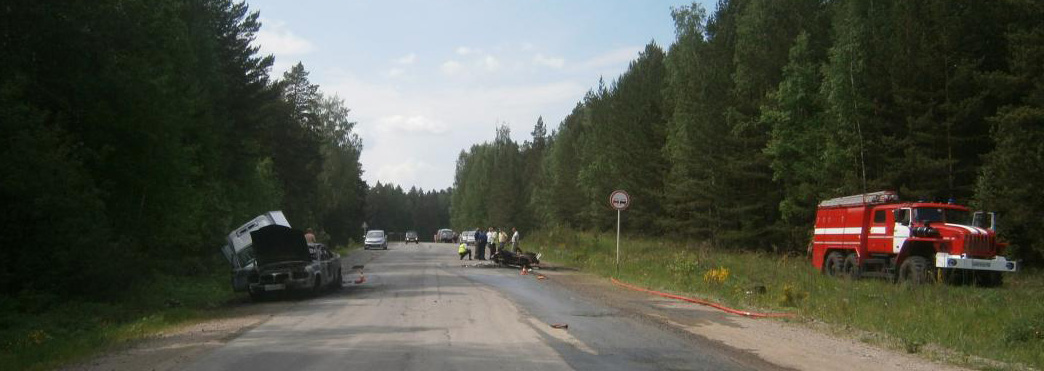 На Среднем Урале в ДТП один погиб, 4 получили травмы, в том числе 2 детей На Среднем Урале в ДТП один погиб, 4 получили травмы, в том числе 2 детей