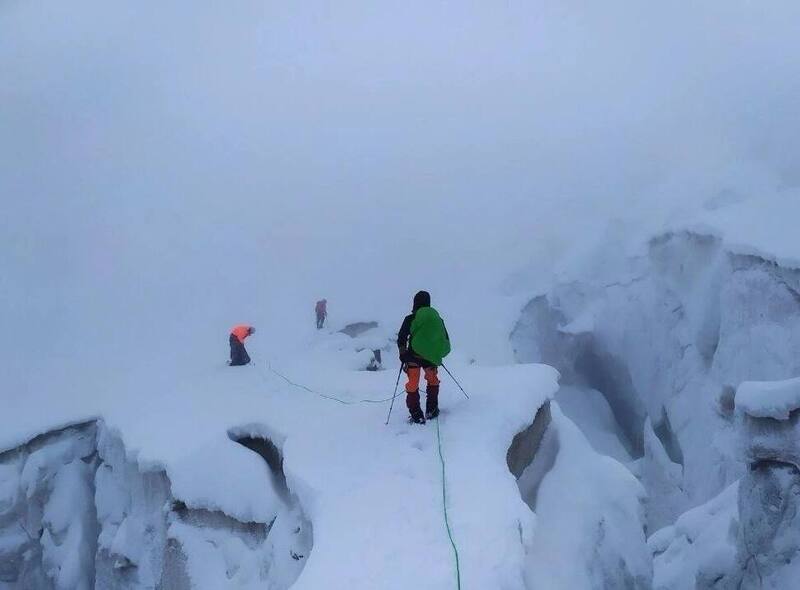 Смерть на «горе-людоеде»: пять россиян-альпинистов погибли в Непале, один — выжил | Единственный выживший в Непале альпинист рассказал о гибели команды Смерть на «горе-людоеде»: пять россиян-альпинистов погибли в Непале, один — выжил | Единственный выживший в Непале альпинист рассказал о гибели команды