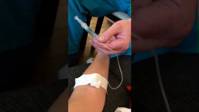 Бузовой экстренно вызвали "скорую" Бузовой экстренно вызвали "скорую"