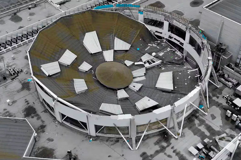 Обрушение крыши фуд-корта в Перу: восемь погибших и более 70 раненых | В Перу восемь человек погибли при обрушении крыши в торговом центре