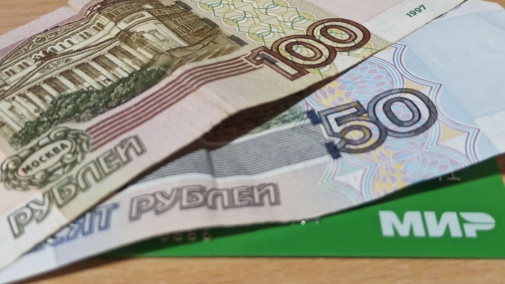 Клиенты Сбера пожаловались на списания с карты «Мир»