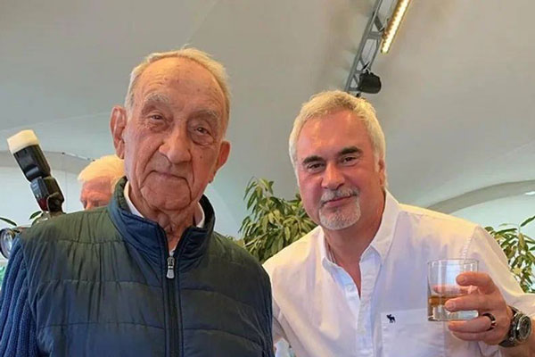 Трагический случай: Отец Валерия Меладзе скончался из-за осложнений, вызванных коронавирусом Трагический случай: Отец Валерия Меладзе скончался из-за осложнений, вызванных коронавирусом