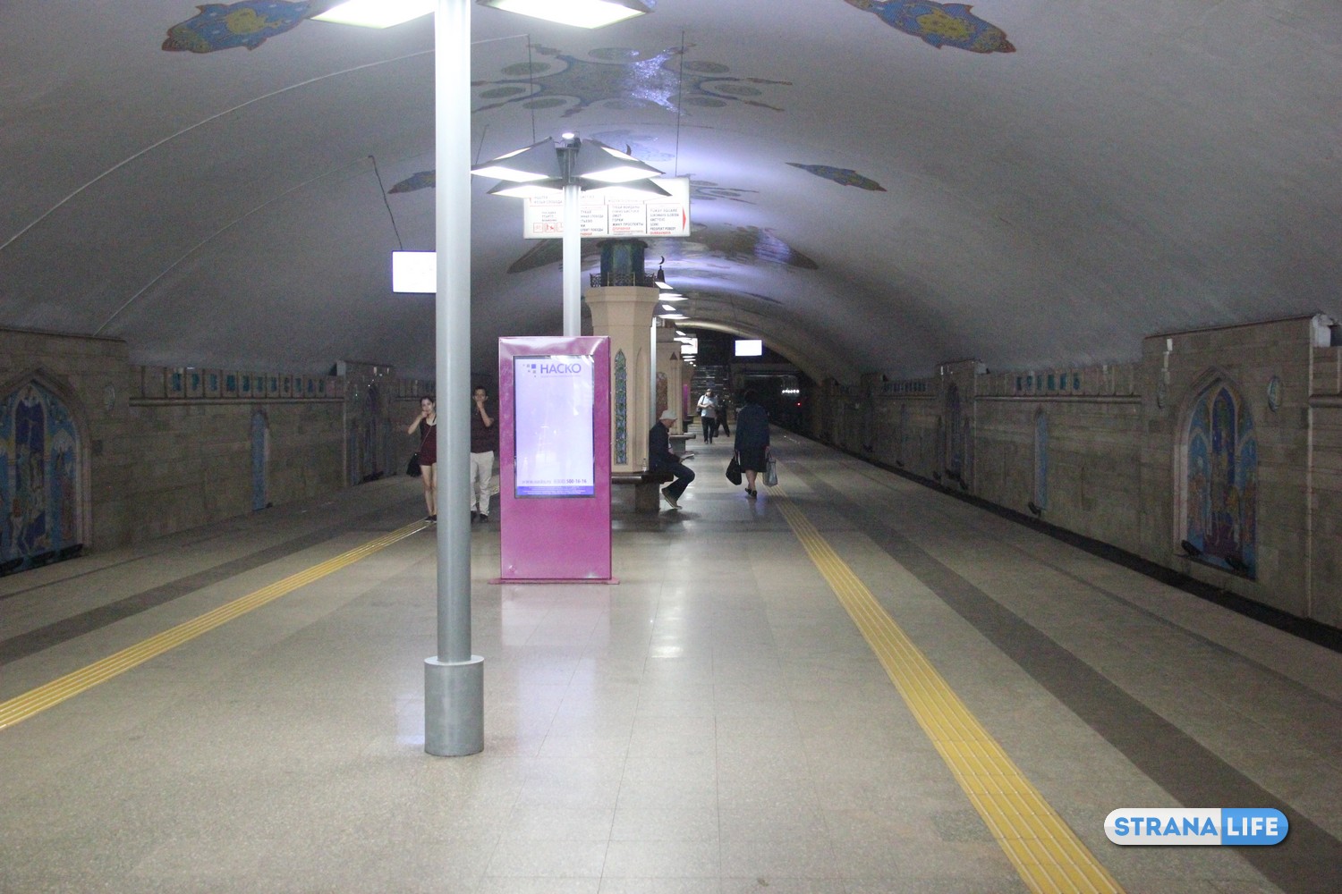 Темно, а в целом, комфортно: почему в метрополитене "столичной" Казани так мрачно, что взгляду больно?