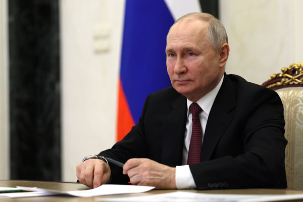 К работе с военнослужащими необходимо привлекать гражданских специалистов — Путин К работе с военнослужащими необходимо привлекать гражданских специалистов — Путин