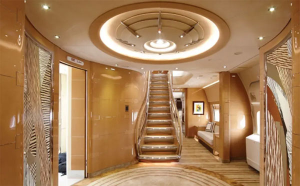 Трамп решил принять роскошный президентский самолет в подарок от Катара | Королевская семья Катара подарит президенту США новый борт №1 Трамп решил принять роскошный президентский самолет в подарок от Катара | Королевская семья Катара подарит президенту США новый борт №1