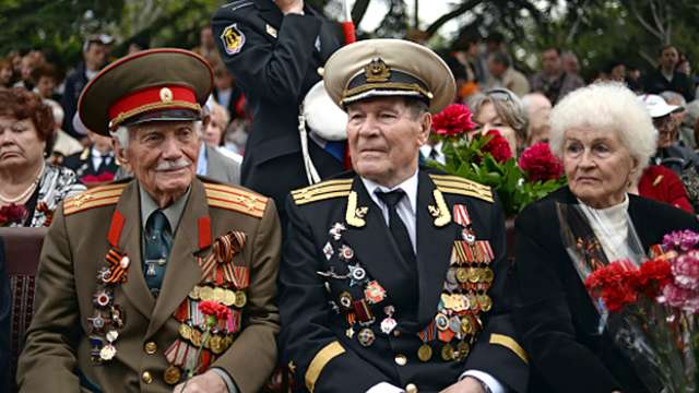 СМИ: На парад Победы не пустят ветеранов, приехавших без приглашения СМИ: На парад Победы не пустят ветеранов, приехавших без приглашения