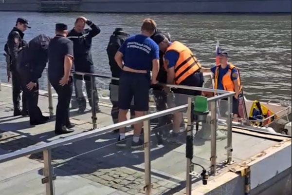 В Москве-реке нашли тело четвертого погибшего в коллекторах диггера В Москве-реке нашли тело четвертого погибшего в коллекторах диггера