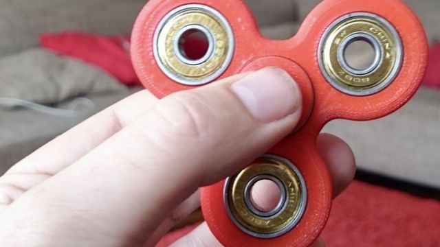 Не берите в рот: ученые рассказали об опасности спиннеров