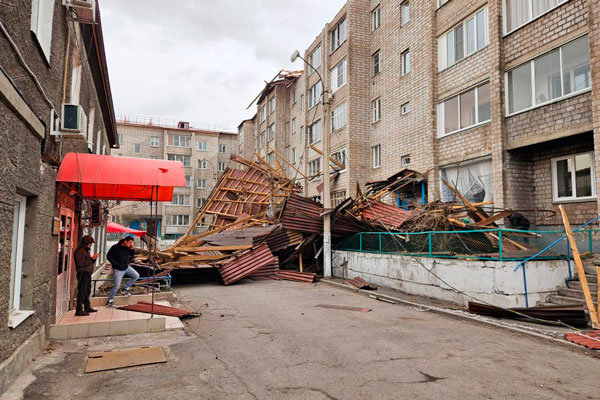 Ураган в России: разрушения и жертвы в Хакасии, Красноярском крае и Новосибирской области | Ураган обрушился на регионы России