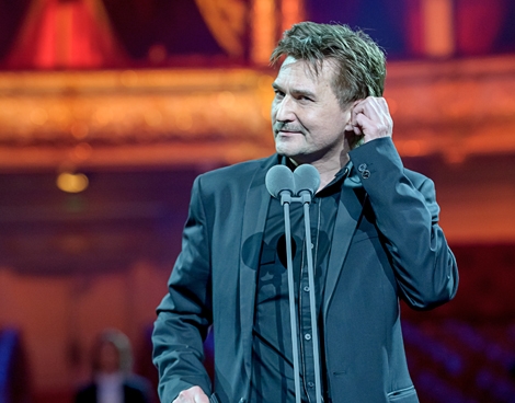 Театральный режиссер Юрий Бутусов погиб в возрасте 63 лет, утонув в море в Болгарии | В возрасте 63 лет погиб режиссер Юрий Бутусов Театральный режиссер Юрий Бутусов погиб в возрасте 63 лет, утонув в море в Болгарии | В возрасте 63 лет погиб режиссер Юрий Бутусов