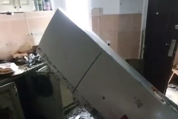 В Ростове-на-Дону из-за прорыва магистрального водопровода затопило дом, в котором спали люди В Ростове-на-Дону из-за прорыва магистрального водопровода затопило дом, в котором спали люди