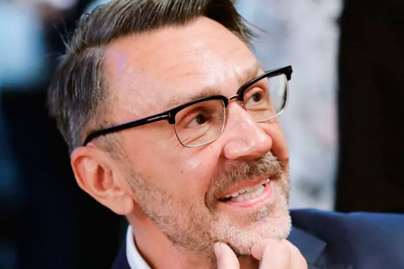 Вслед за Тарзаном на "чудовищное" положение артистов пожаловался Пригожин. Шнуров высмеял жалобу последнего