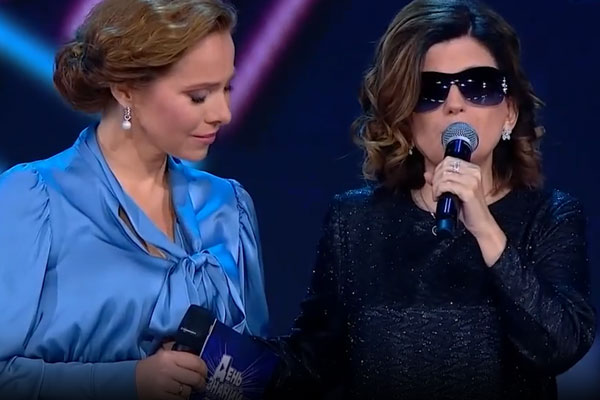 Диана Гурцкая вышла на сцену впервые после смерти мужа Диана Гурцкая вышла на сцену впервые после смерти мужа